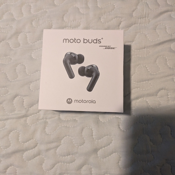 Moto Buds Plus